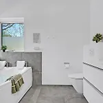 Holiday home 6 Bedroom In
