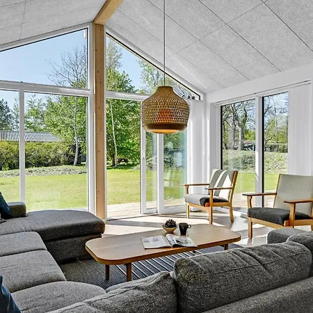 5 Bedroom Lovely Home In Glesborg