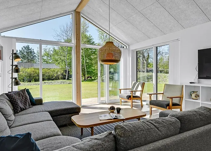 6 Bedroom In